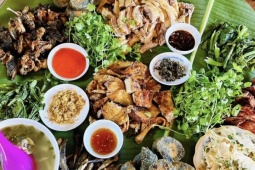 Cô gái Tày khoe mâm cơm hàng ngày toàn đặc sản rừng núi, 'không tốn tiền mua'