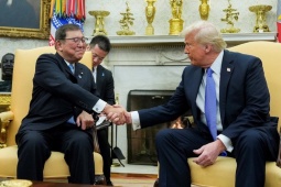 Kinh tế 24h: Ông Trump công bố thỏa thuận thương mại với Nhật Bản