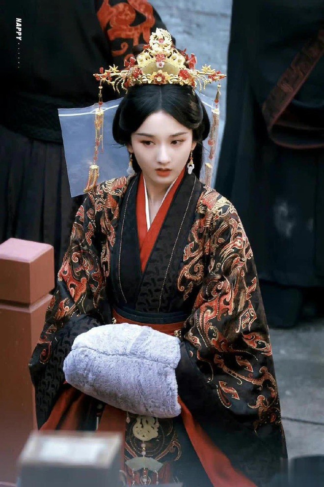 "Đệ nhất mỹ nhân" Tống Tổ Nhi khiến người hâm mộ lo lắng - 7