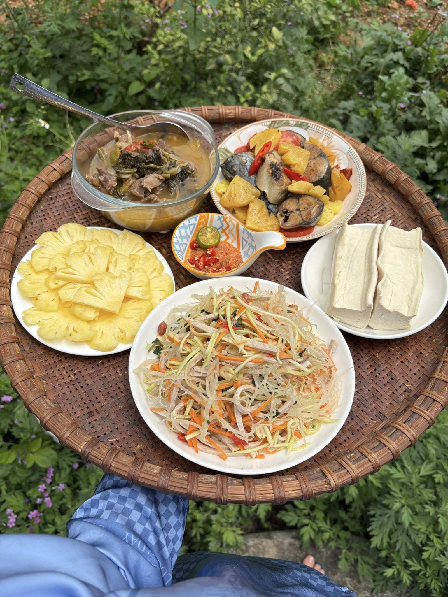 Canh dưa bò - Cá nục kho dứa - Nộm rong sụn - Đậu phụ luộc