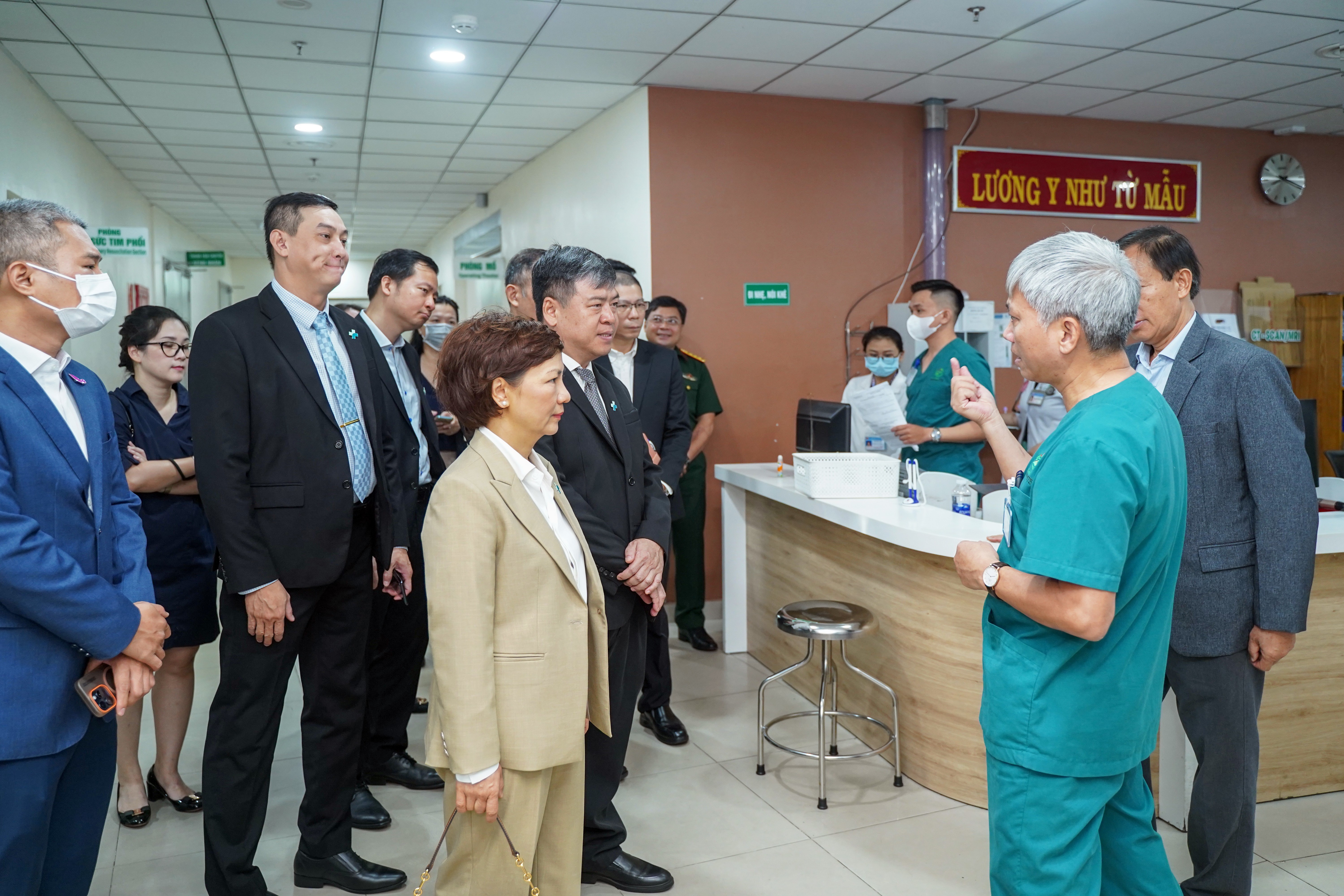 Ban Lãnh đạo của Tập đoàn y khoa Hoàn Mỹ tham quan Bệnh viện Quân Y 175