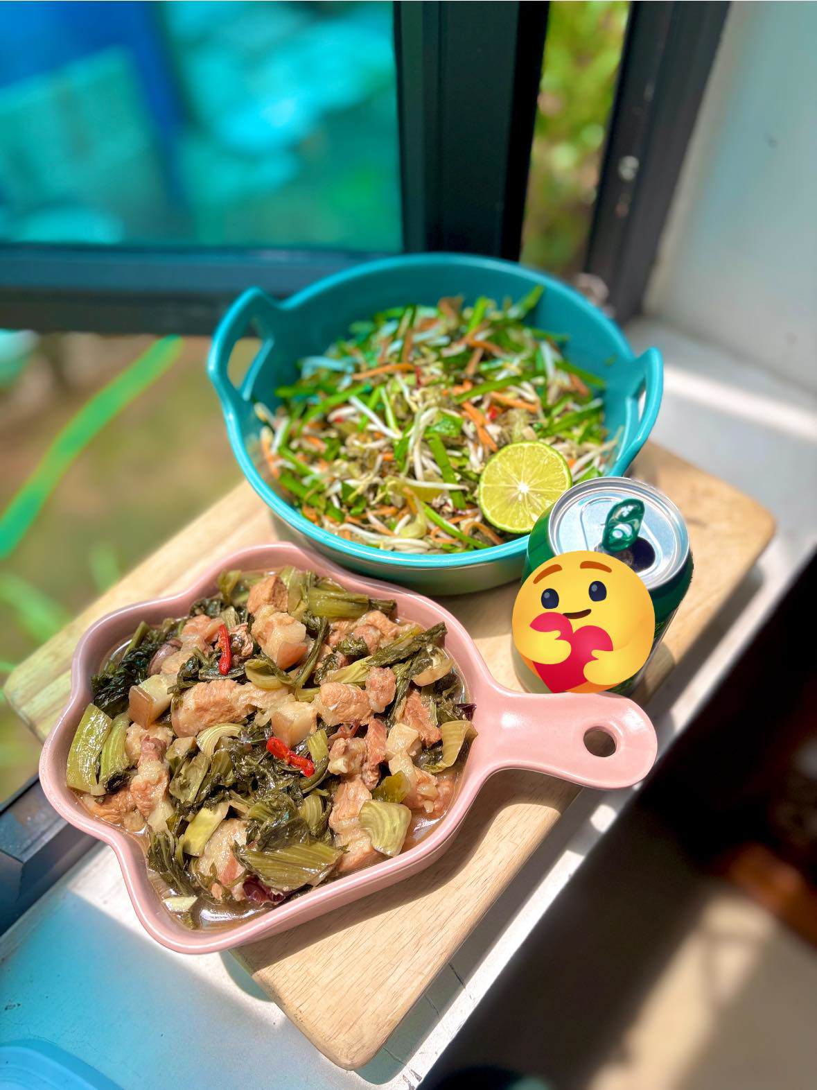Thịt kho dưa chua - Dưa giá