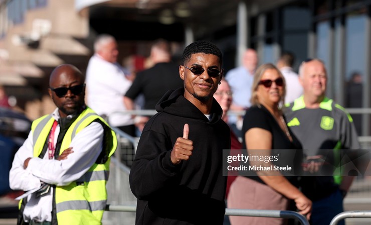 Rashford cũng đang tạo ra sức ép vô hình trong phòng thay đồ Barca
