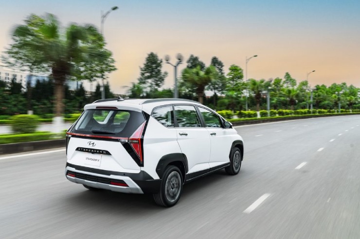 Thích MPV cỡ nhỏ, nên chọn Suzuki XL7 Hybrid hay Hyundai Stargazer X? - 4