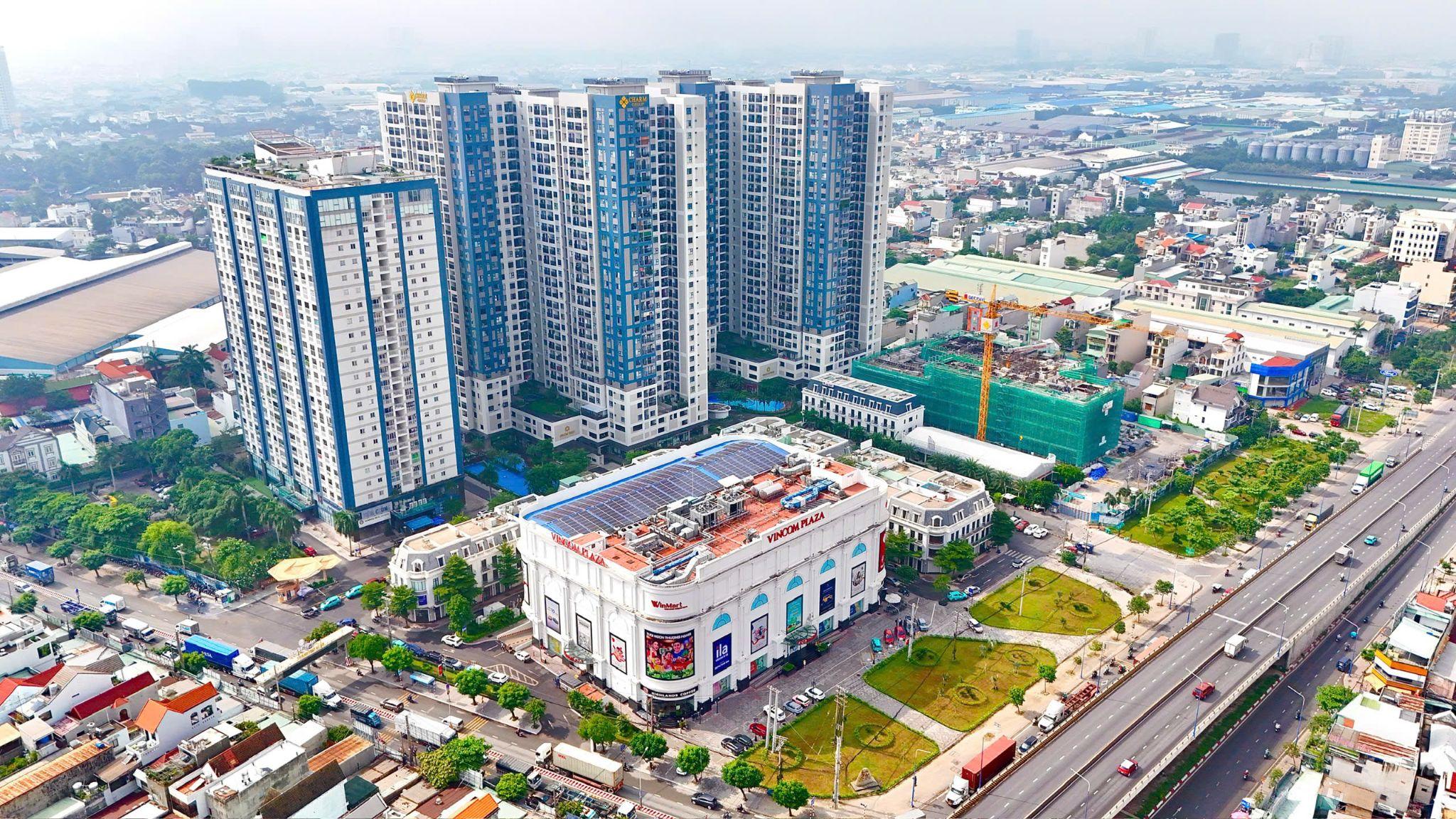 The Infinity Dĩ An nằm trong khu phức hợp Charm City, bên cạnh Vincom Plaza và nút giao ngã tư 550