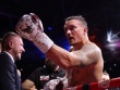 Usyk vĩ đại bậc nhất lịch sử boxing, thắng nhưng "không thể hưởng niềm vui"