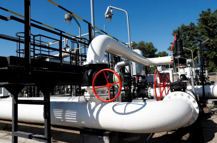 Đường ống dẫn dầu Druzhba giữa Hungary và Nga tại nhà máy lọc dầu Danube của Tập đoàn MOL Hungary ở Szazhalombatta, Hungary. Ảnh: Al Jazeera