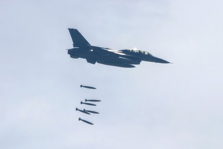 Thế giới 24h: Đụng độ ở biên giới với Campuchia, Thái Lan điều F-16 tập kích