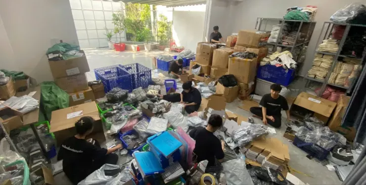 Shop mall ngày càng được người dân ưa chuộng khi lựa chọn mua sắm. Ảnh: THU HÀ