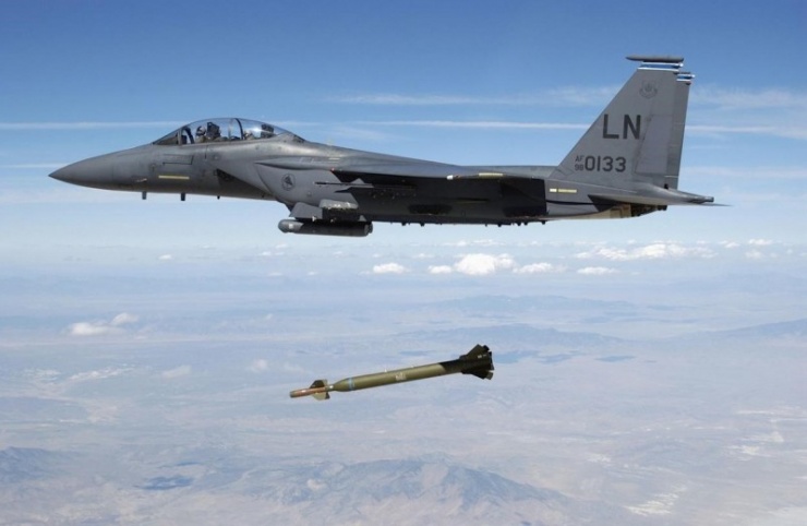 Các loại siêu bom khoan bê tông ngày càng được nâng cấp. Ảnh TSGT MICHAEL AMMONS, USAF.