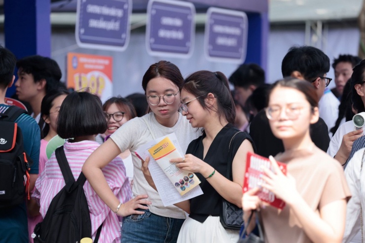 Số thí sinh dự thi tổ hợp B00 giảm mạnh so với năm 2024. Ảnh: NHƯ Ý