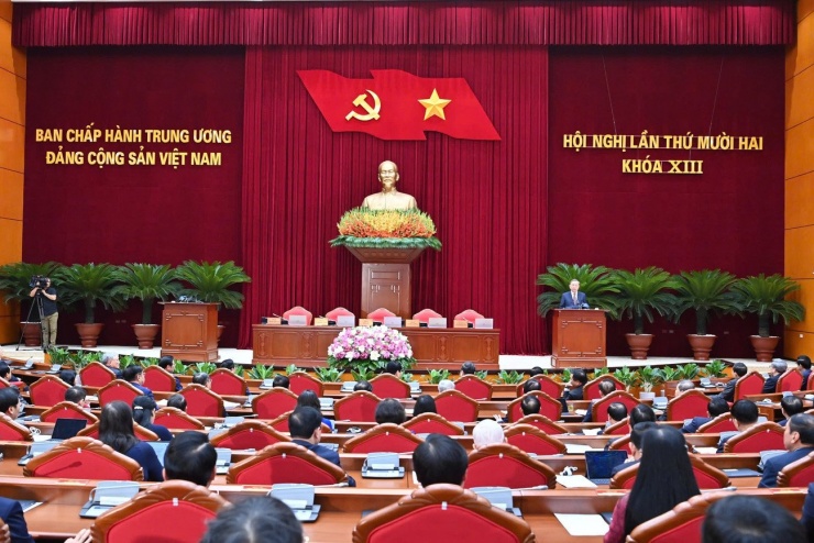 Toàn cảnh phiên bế mạc hội nghị lần thứ 12 Ban Chấp hành Trung ương. Ảnh: TTXVN.