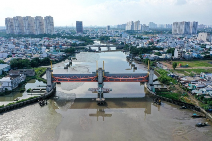 Dù đã đạt hơn 90% tổng khối lượng, dự án đã phải tạm dừng thi công từ tháng 11/2020 đến nay. Việc đình trệ kéo dài khiến mỗi ngày phát sinh khoản lãi vay lên tới 1,73 tỷ đồng. Phía nhà đầu tư cam kết sẽ hoàn thành dự án trong 12 tháng nếu mọi vướng mắc được giải quyết.
