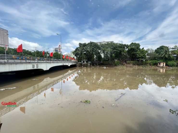 Hà Nội: Mưa như trút nước, trạm bơm nghìn tỷ hoạt động ra sao? - 4