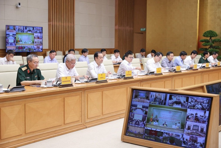 Lãnh đạo các bộ, ngành, địa phương dự phiên họp. Ảnh: VGP