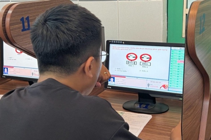 Sát hạch bằng lái xe trước 30-7, học viên cần làm gì để không bị rớt?