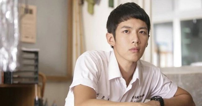 "Nam thần thanh xuân" Kha Chấn Đông cố gắng vực dậy sau sự nghiệp lụi tàn vì ma túy, song vẫn chật vật.