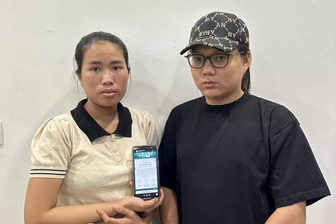 Mẹ Bắp (trái) và Phạm Thoại.