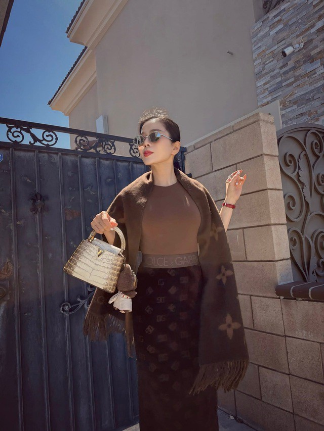 Món đồ không thể thiếu của ca sĩ Lệ Quyên trong 1 set đồ hiệu là gì? - 3