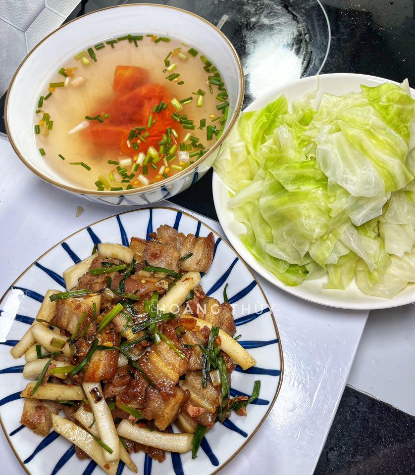 Thịt rang dừa - Rau bắp cải&nbsp;luộc