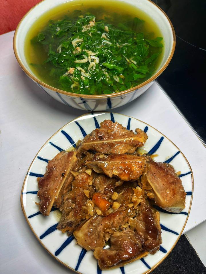 Sườn rim - Canh mồng tơi