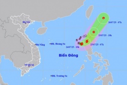 Bão số 4 liên tục đổi hướng trên Biển Đông
