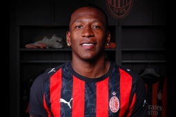 Trực tiếp chuyển nhượng tối 24/7: AC Milan chính thức đón Estupinan giá 17 triệu bảng