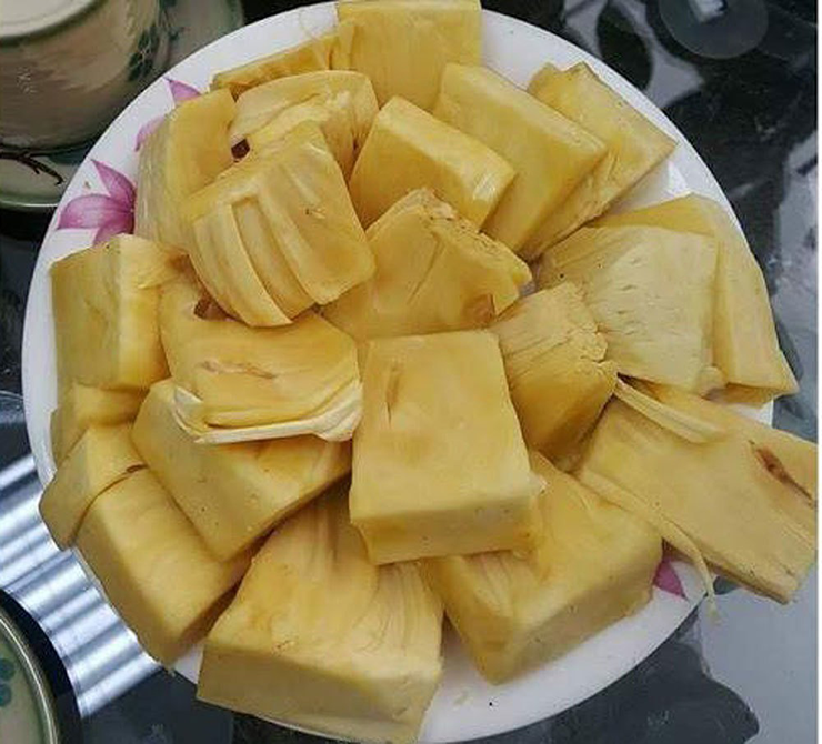 Những người từng ăn loại mít này cho biết: quả có vỏ xanh, mùi thơm nhẹ, bên trong không có hạt, không có mủ. Vị mít ngọt thanh, hơi giống sữa chua, mang đến cảm giác mới lạ cho người thưởng thức.
