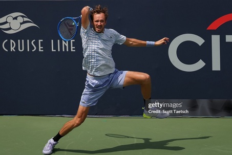 Hấp dẫn tennis Washington Open: Medvedev ngược dòng ngoạn mục, Fritz thắng dễ