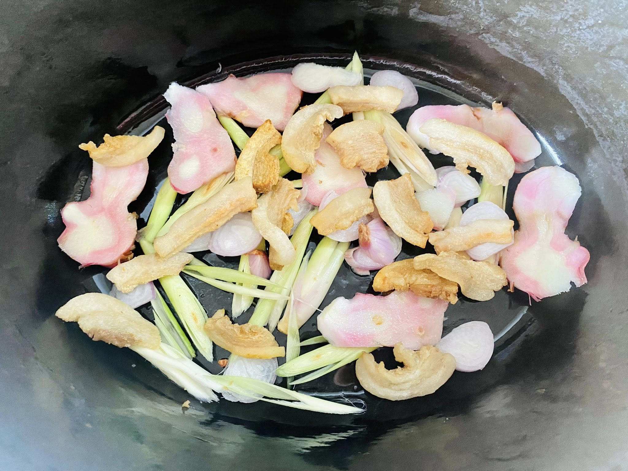 Kho cá bằng thứ nước này hết hẳn vị tanh, thơm ngon bất ngờ - 4