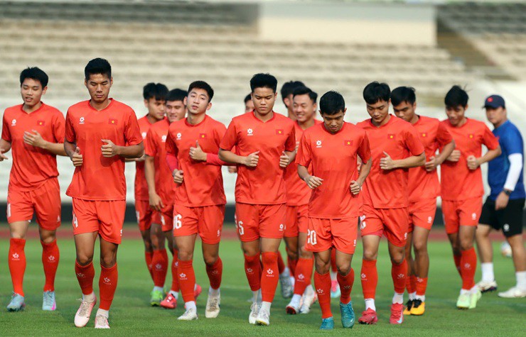 Chiều ngày 24/7, đội tuyển U23 Việt Nam ra sân tập ở Jakarta, chuẩn bị sẵn sàng cho trận bán kết của giải U23 Đông Nam Á 2025 trước U23 Philippines (16h ngày 25/7).
