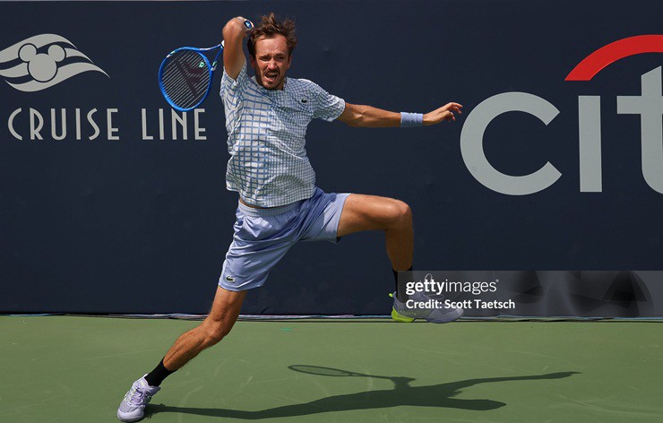 Medvedev đã phải rất vất vả mới vượt qua được Opelka