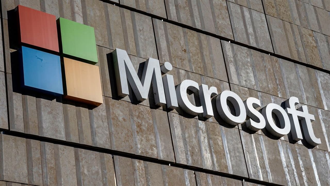 Lỗ hổng Microsoft bị khai thác, hàng trăm doanh nghiệp, tổ chức khắp thế giới vạ lây - 1