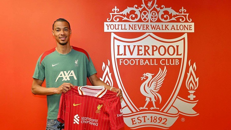 Ekitike chính thức là cầu thủ của Liverpool