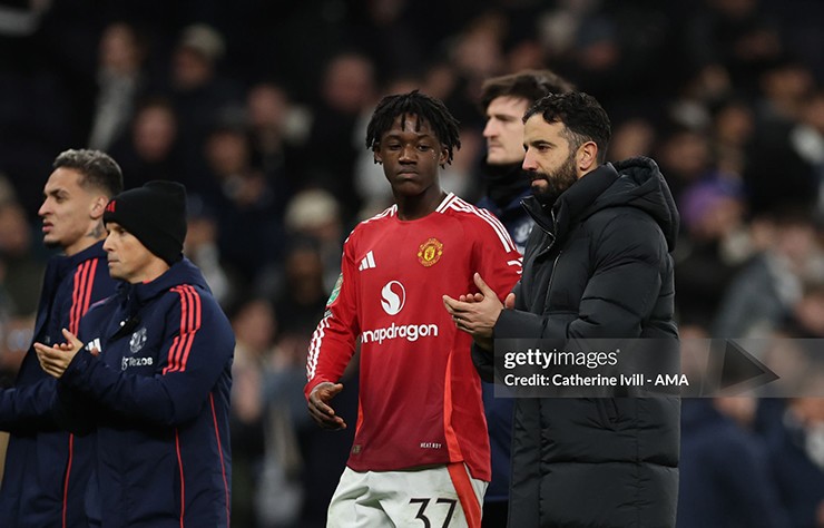 Tương lai của Mainoo tại Old Trafford vẫn còn bỏ ngỏ