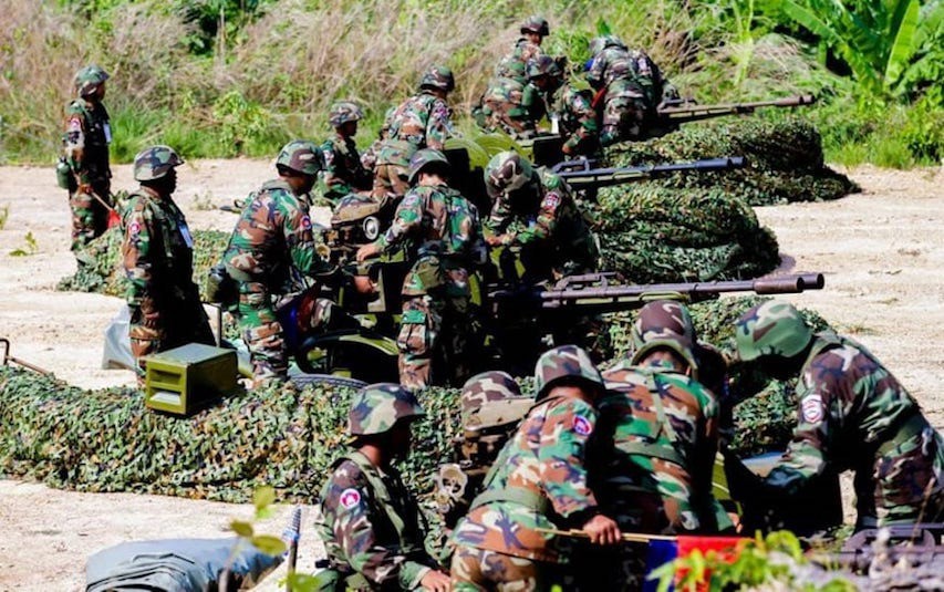 Binh sĩ Campuchia trong một cuộc tập trận. Ảnh: HMFB