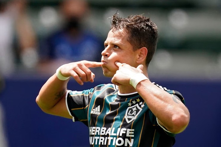 Chicharito bỏ lỡ hai trận đầu tiên của giải VĐQG Mexico do chấn thương