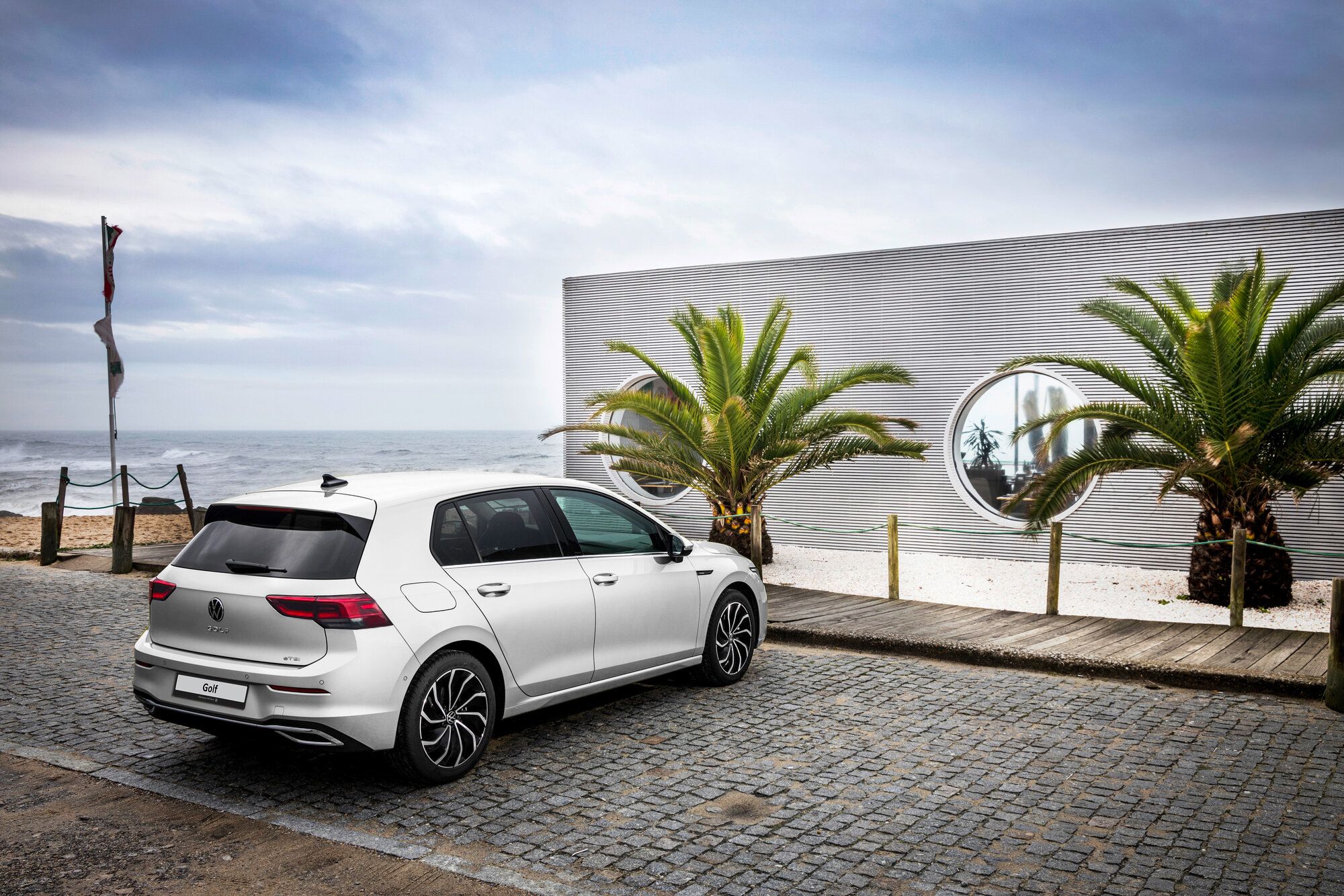 Volkswagen Golf nhận cọc ở Việt Nam, giá từ 798 triệu đồng - 3