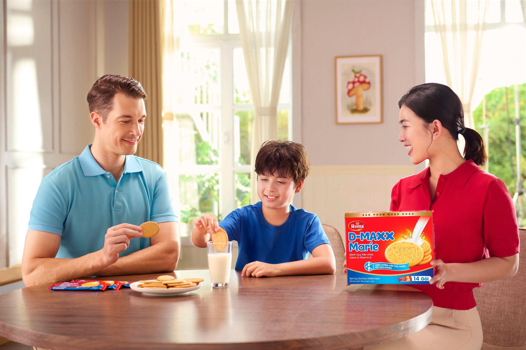 Bé thích hương vị sữa dịu nhẹ, mẹ an tâm vì bánh không những thơm ngon mà còn dinh dưỡng - D-MAXX Marie, món quà nhỏ từ mẹ trong hành trình lớn khôn của con.