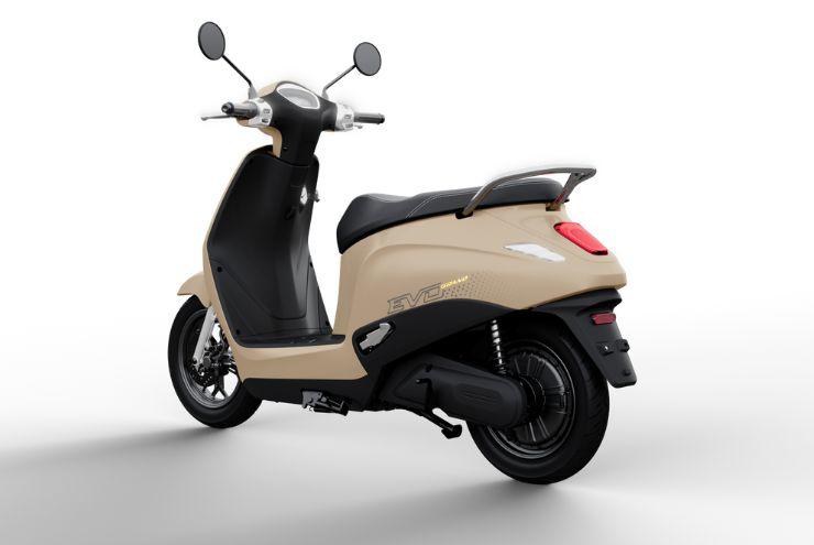 Xe máy điện Vinfast Evo Grand trình làng: Giá 21 triệu đồng, đi tới 262 km/lần sạc - 2