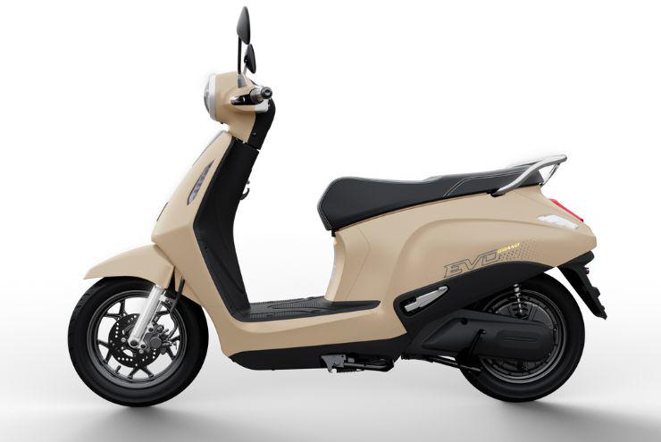 Xe máy điện Vinfast Evo Grand trình làng: Giá 21 triệu đồng, đi tới 262 km/lần sạc - 1