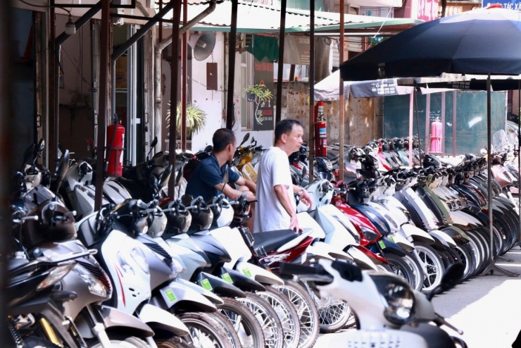 Cảnh đìu hiu ở chợ xe máy cũ lớn nhất Hà Nội - 11