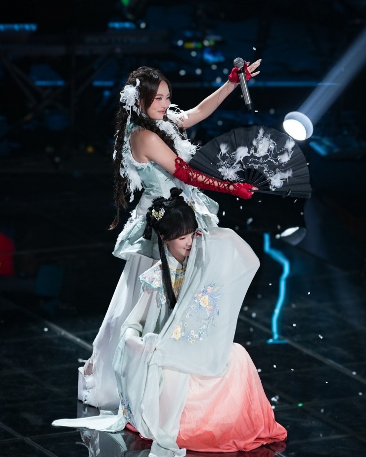 Phương Mỹ Chi gây "sốt" tại Sing! Asia. Ảnh: FBNV