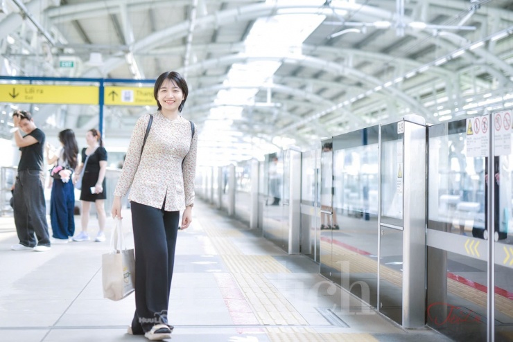Không chỉ có thế, nơi đây còn nhiều điều thú vị để bạn khám phá, và nhớ trải nghiệm chuyến tàu điện ngầm Metro đến tham quan Phường trung tâm Sài Gòn.