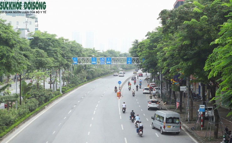 Sau phân làn: Loạt xe máy chen làn ô tô trên đường Phạm Văn Đồng, đường Võ Chí Công lộ vấn đề khác - 3