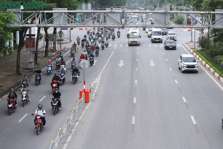 Sau phân làn: Loạt xe máy chen làn ô tô trên đường Phạm Văn Đồng, đường Võ Chí Công lộ vấn đề khác - 4