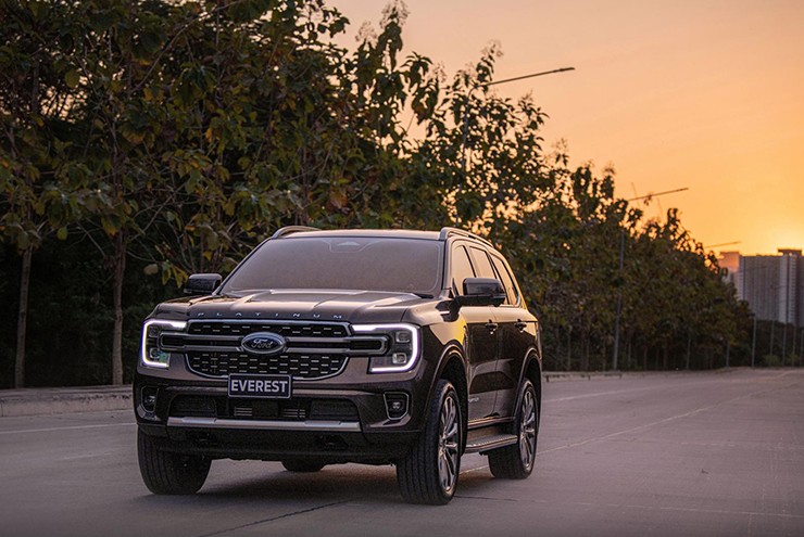Giá xe Ford Everest tháng 7/2025, tặng Camera và Bảo hiểm vật chất