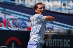 Nóng rực tennis ATP  & amp; WTA: Medvedev hạ tay vợt Trung Quốc, Raducanu thắng ấn tượng Osaka