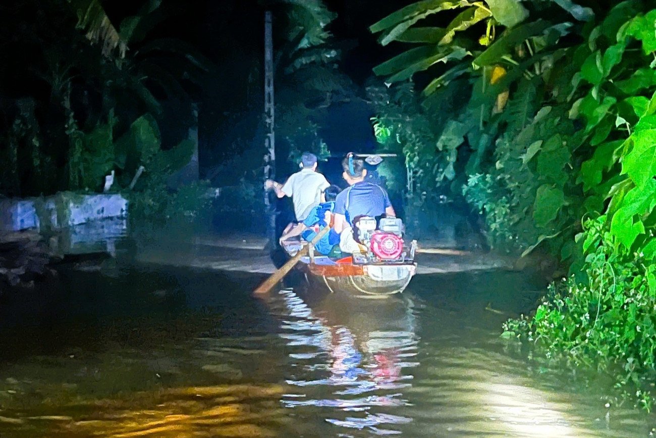 Nhiều xã ở hạ du Nghệ An ngập nặng, nước dâng tận nóc nhà - 8
