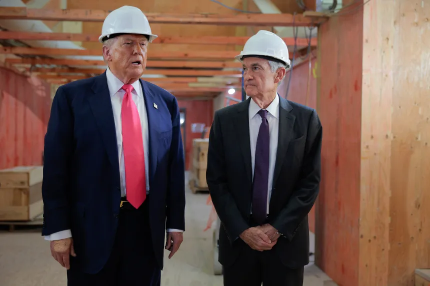 Cuộc “chạm trán” giữa ông Trump và Chủ tịch Fed: Diễn biến bất ngờ - 1